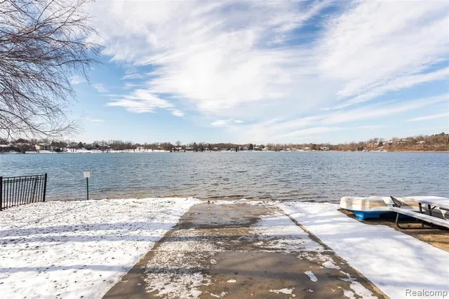 $181,700 | 1997 Klingensmith Road, Unit 55, Bloomfield Hills, MI 48302