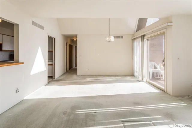 $181,700 | 1997 Klingensmith Road, Unit 55, Bloomfield Hills, MI 48302