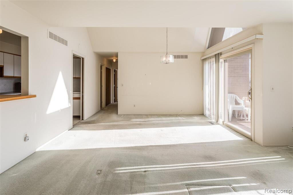 1997 Klingensmith Road, Unit 55 Bloomfield Hills, MI 48302 - Photo 4 of 17 20230505235657269619000000-o Living Room