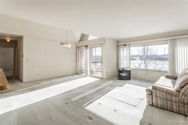 $181,700 | 1997 Klingensmith Road, Unit 55, Bloomfield Hills, MI 48302