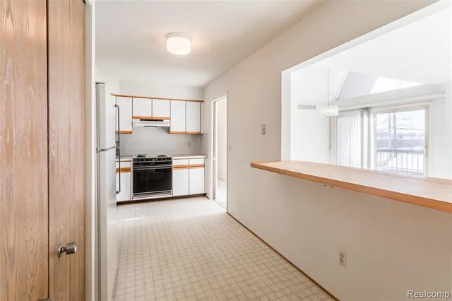 $181,700 | 1997 Klingensmith Road, Unit 55, Bloomfield Hills, MI 48302