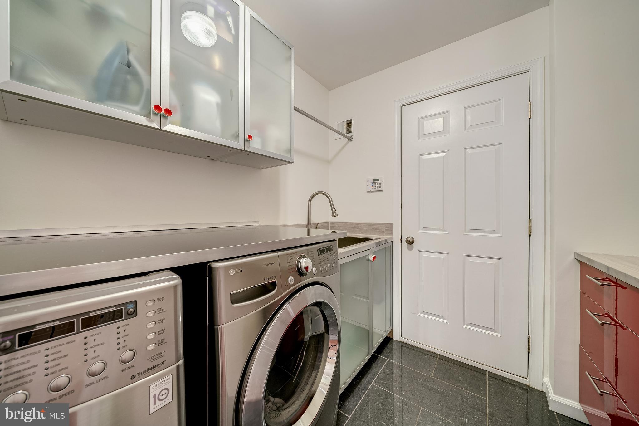 1309 Stable Farm Court Reston, VA 20194 - Photo 20 of 39 .