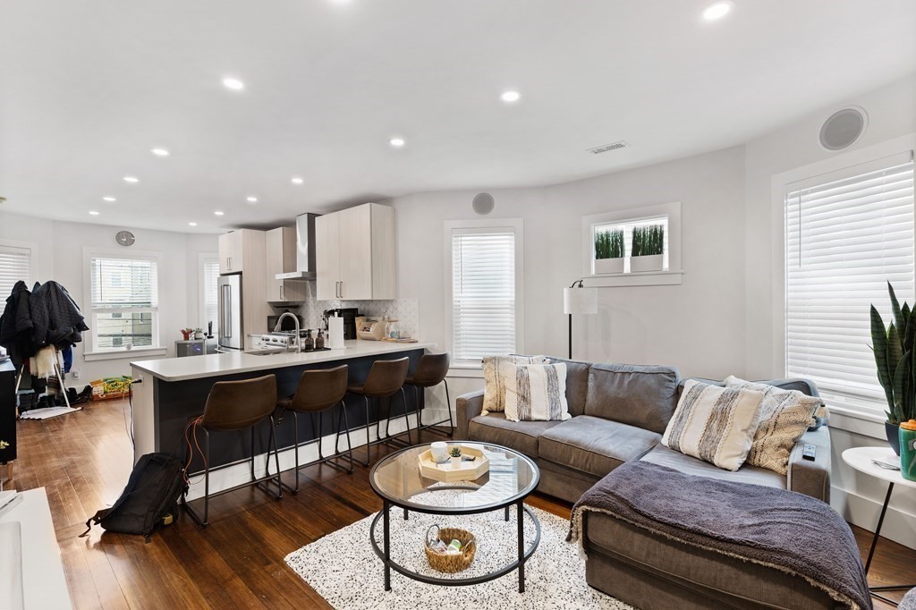 351 Centre Street, Unit 2 Boston, MA 02122 - Photo 3 of 19