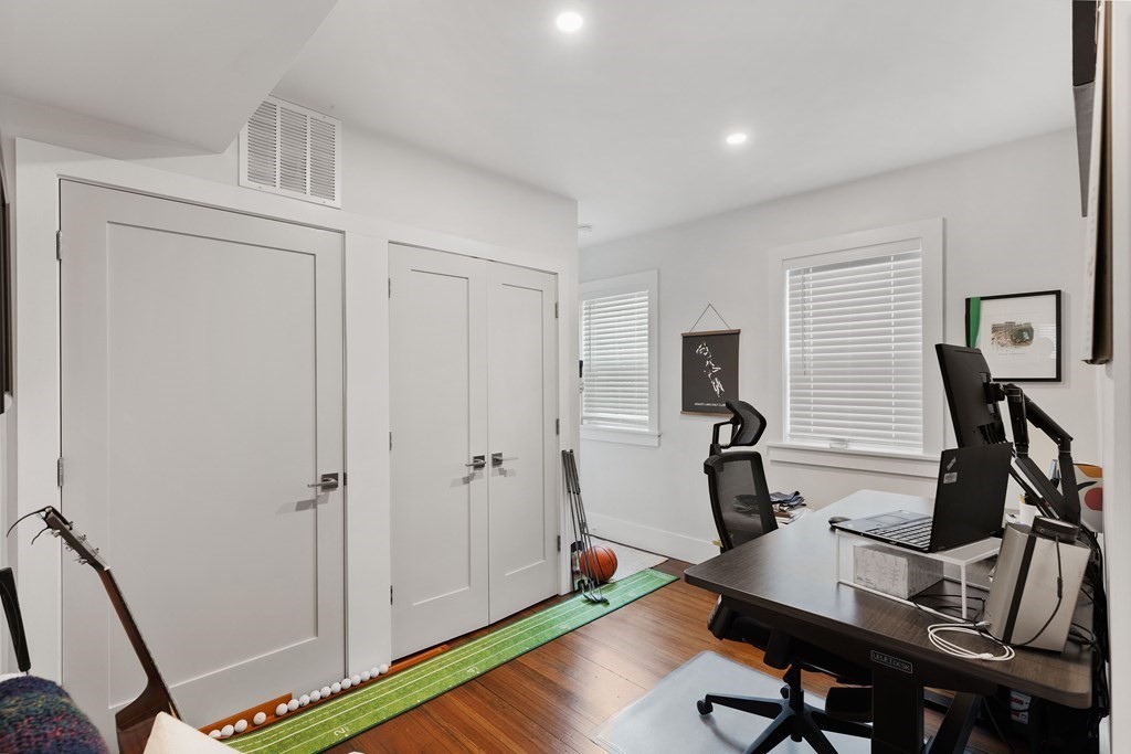351 Centre Street, Unit 2 Boston, MA 02122 - Photo 10 of 19