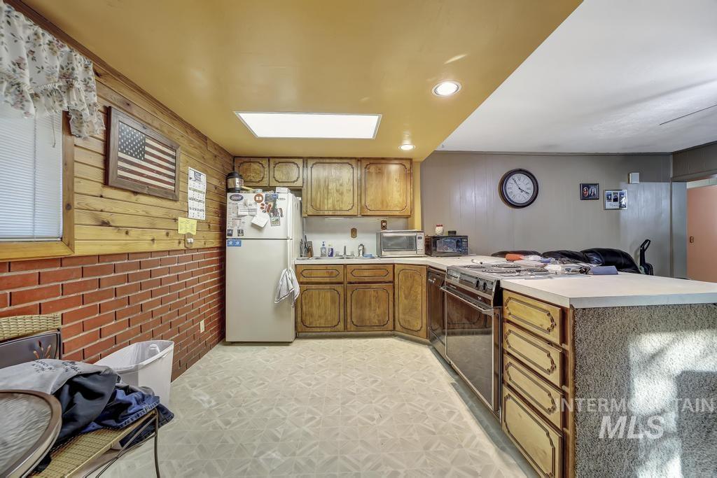 111 2nd Street Rupert, ID 83350 - Photo 5 of 34