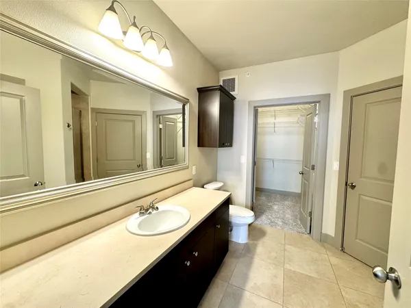 $1,860 | 1340 West Gray Street, Unit 220, Houston, TX 77019