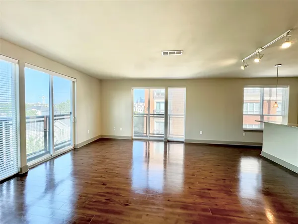 $1,860 | 1340 West Gray Street, Unit 220, Houston, TX 77019