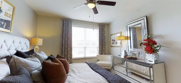 $1,860 | 1340 West Gray Street, Unit 220, Houston, TX 77019