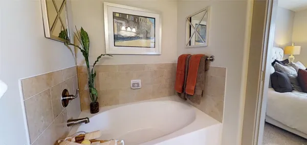 $1,860 | 1340 West Gray Street, Unit 220, Houston, TX 77019