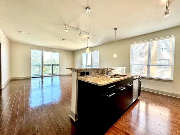 $1,860 | 1340 West Gray Street, Unit 220, Houston, TX 77019