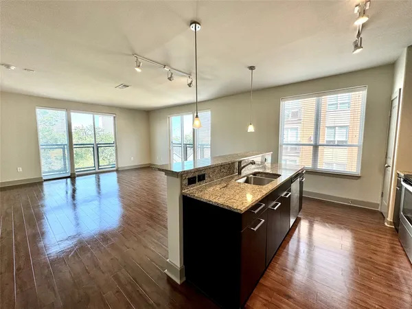 $1,860 | 1340 West Gray Street, Unit 220, Houston, TX 77019
