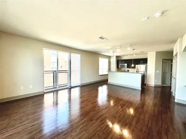 $1,860 | 1340 West Gray Street, Unit 220, Houston, TX 77019