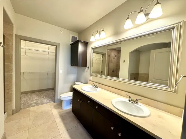 $1,860 | 1340 West Gray Street, Unit 220, Houston, TX 77019