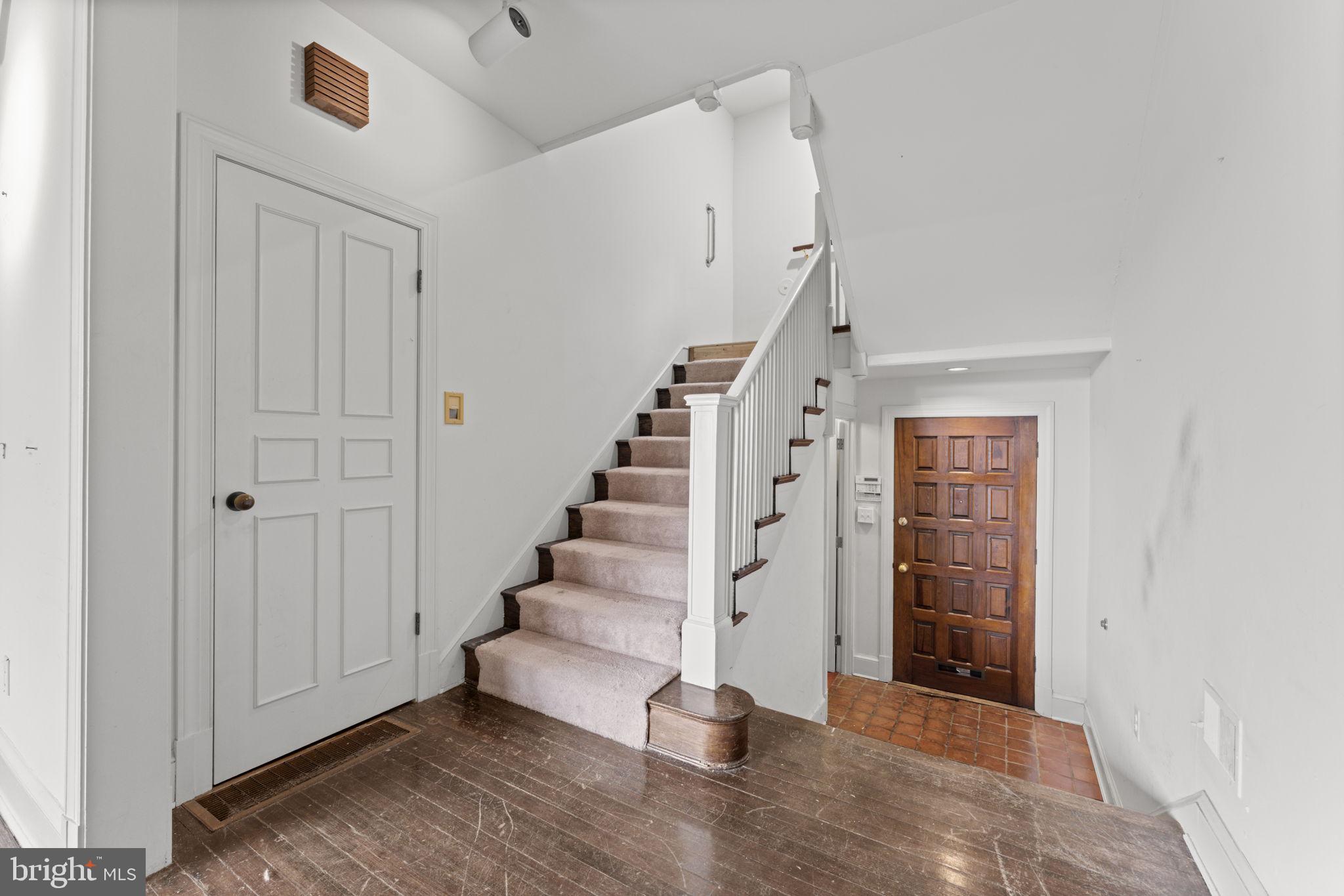 2812 Adams Mill Road Northwest Washington, DC 20009 - Photo 5 of 45 Foyer