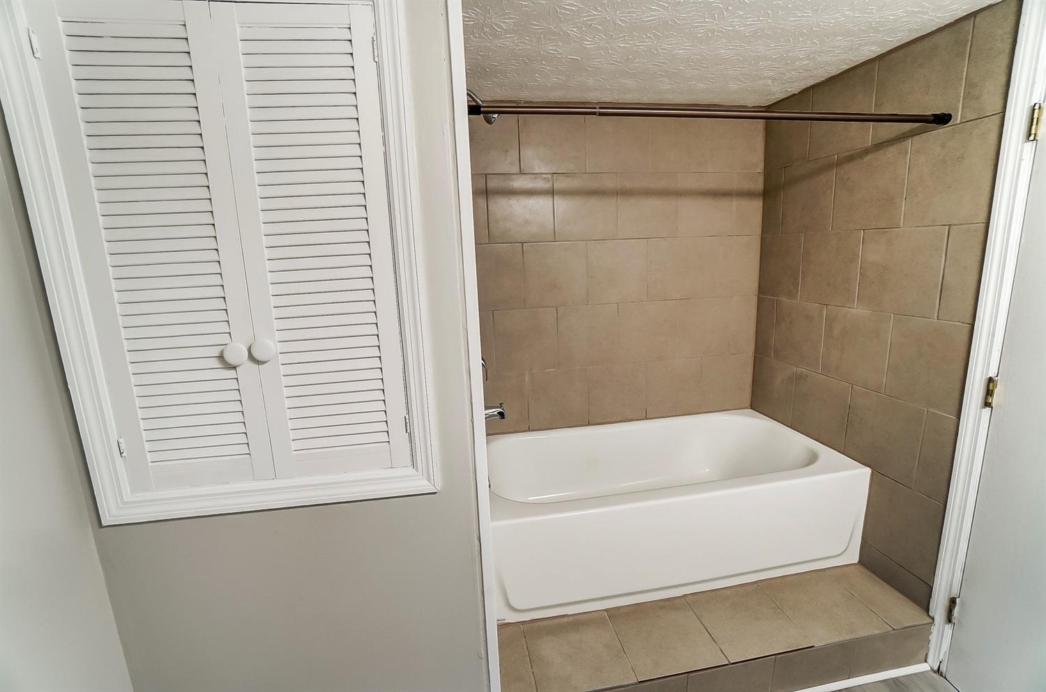 8889 Paragon Road Dayton, OH 45458 - Photo 33 of 43 Gallery Image 33
