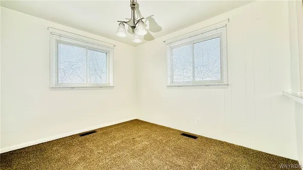 $1,900 | 954 Brighton Road, Tonawanda, NY 14150