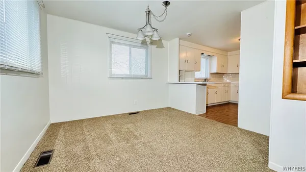 $1,900 | 954 Brighton Road, Tonawanda, NY 14150