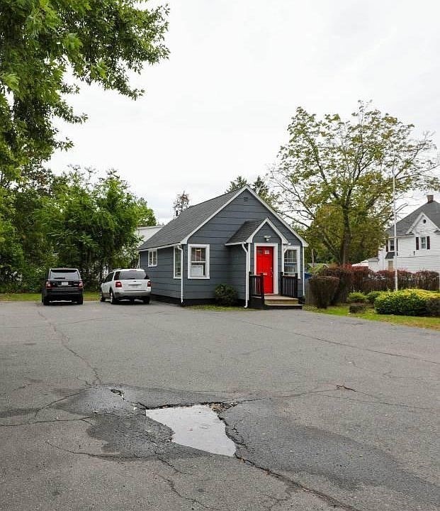 5 Barber Street Springfield, MA 01109 - Photo 3 of 20