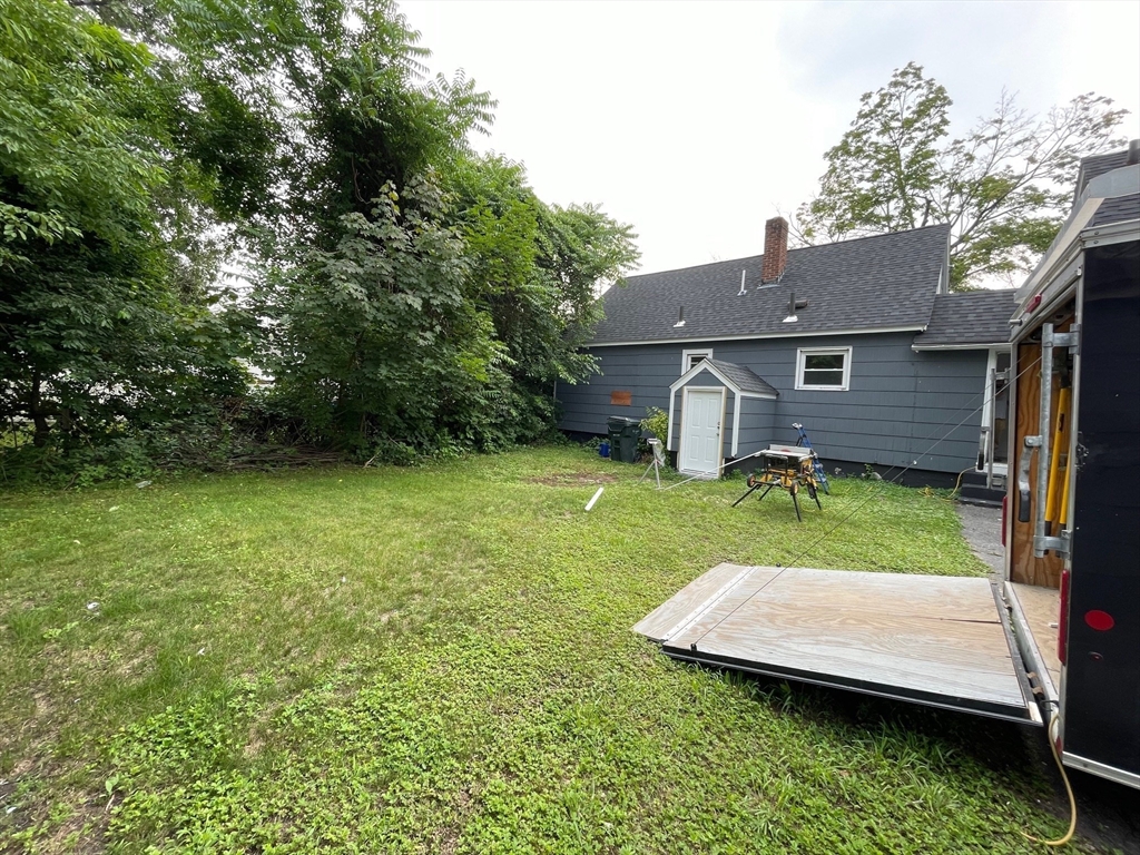 5 Barber Street Springfield, MA 01109 - Photo 5 of 20