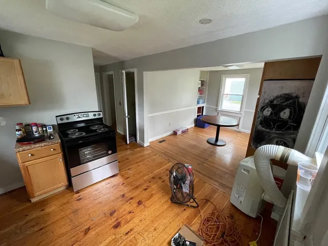 $2,900 | 5 Barber Street, Springfield, MA 01109