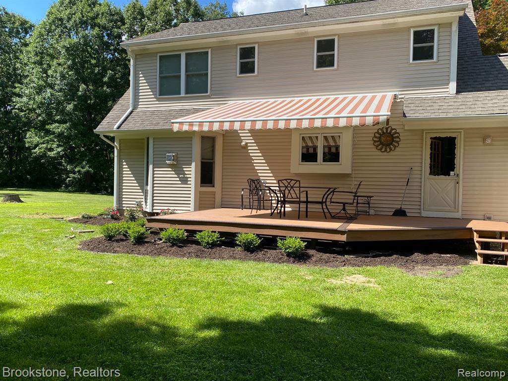 10230 Cook Road Hartland, MI 48353 - Photo 8 of 49
