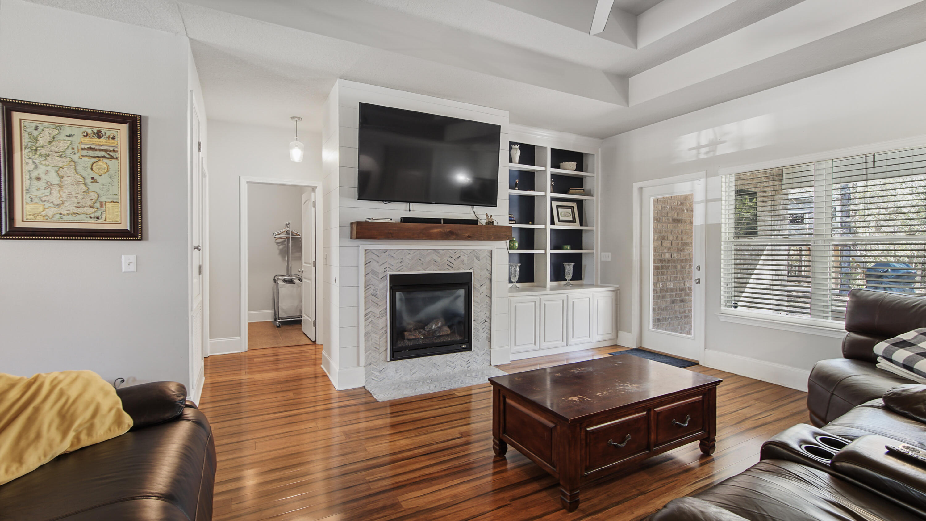 906 Symphony Way Freeport, FL 32439 - Photo 21 of 68 Living Room
