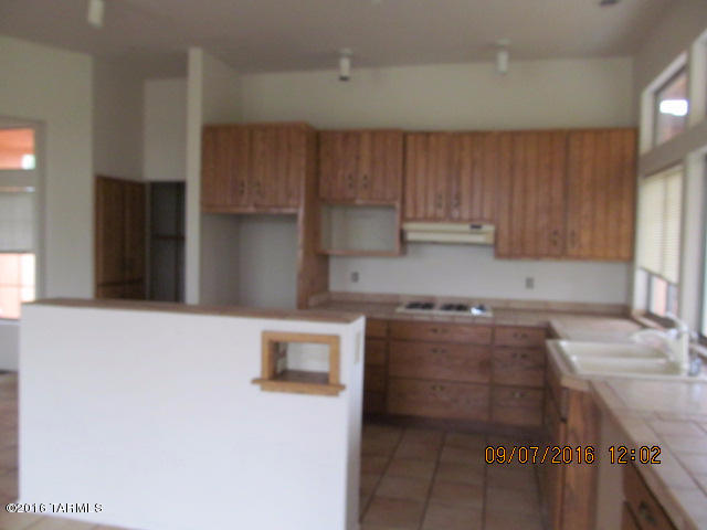 1209 West Roller Coaster Road Tucson, AZ 85704 - Photo 3 of 12