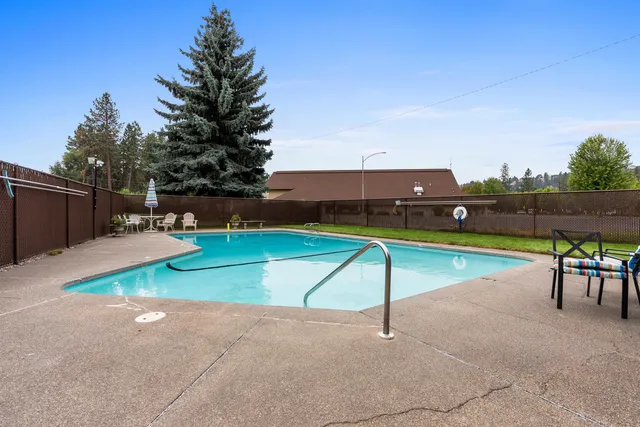 $289,000 | 9020 North Country Homes Boulevard, Unit 6, Spokane, WA 99218