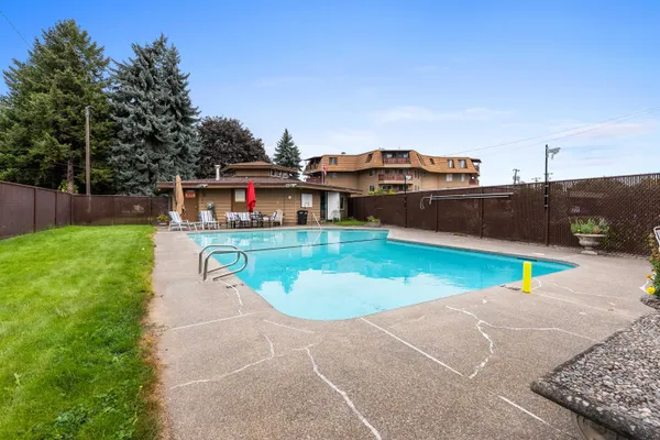 $289,000 | 9020 North Country Homes Boulevard, Unit 6, Spokane, WA 99218