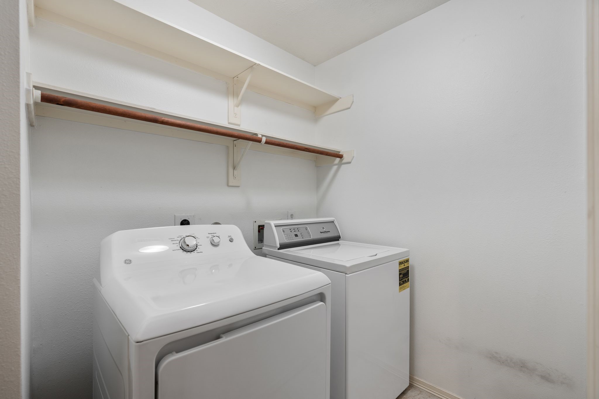 4223 Rose Street Houston, TX 77007 - Photo 28 of 40 Laundry Room with Washer and Dryer on second floor