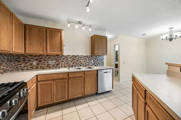 $325,000 | 527 Cypresswood Knoll, Spring, TX 77373