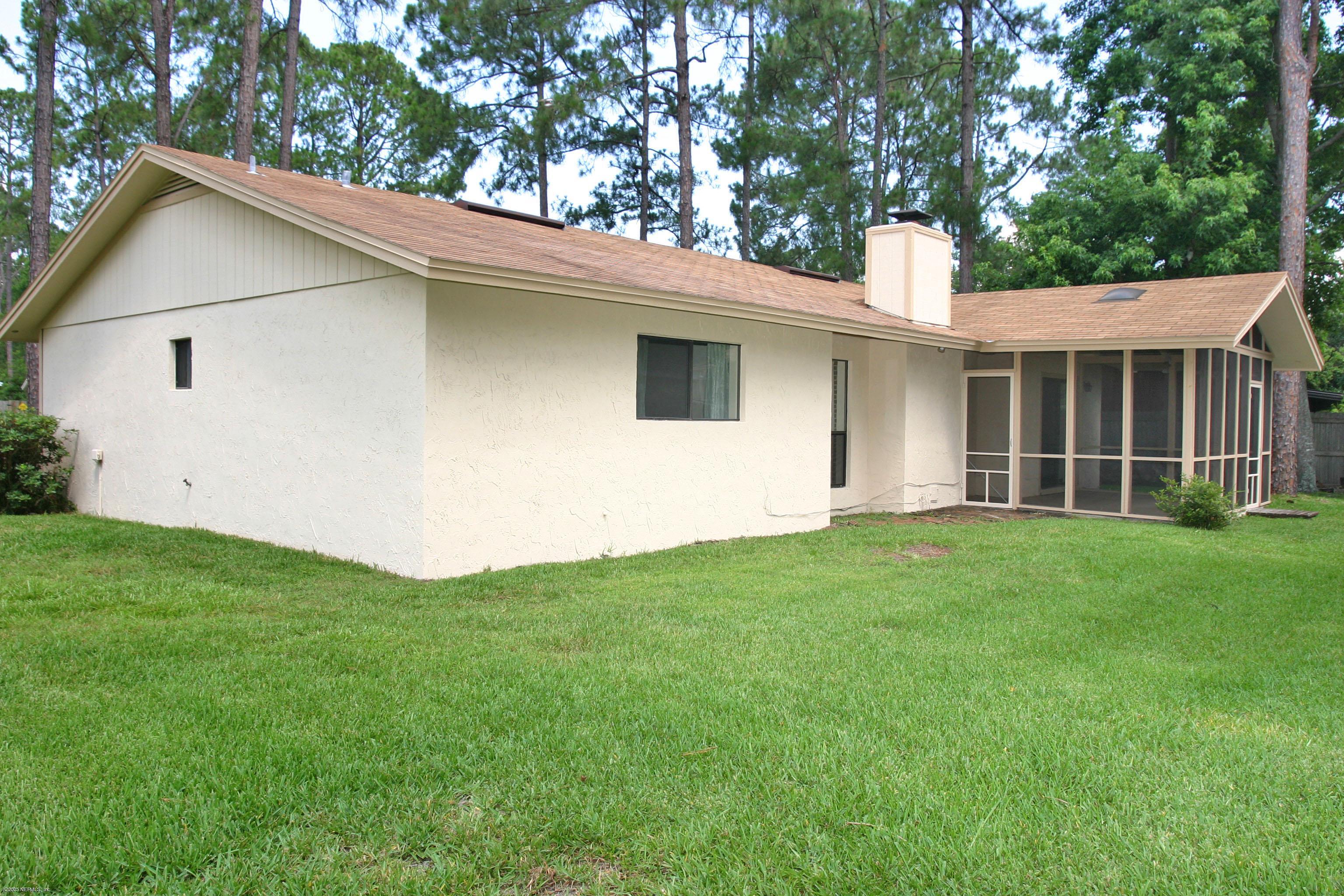 10581 Hampton Road Jacksonville, FL 32257 - Photo 6 of 12 Exterior Back