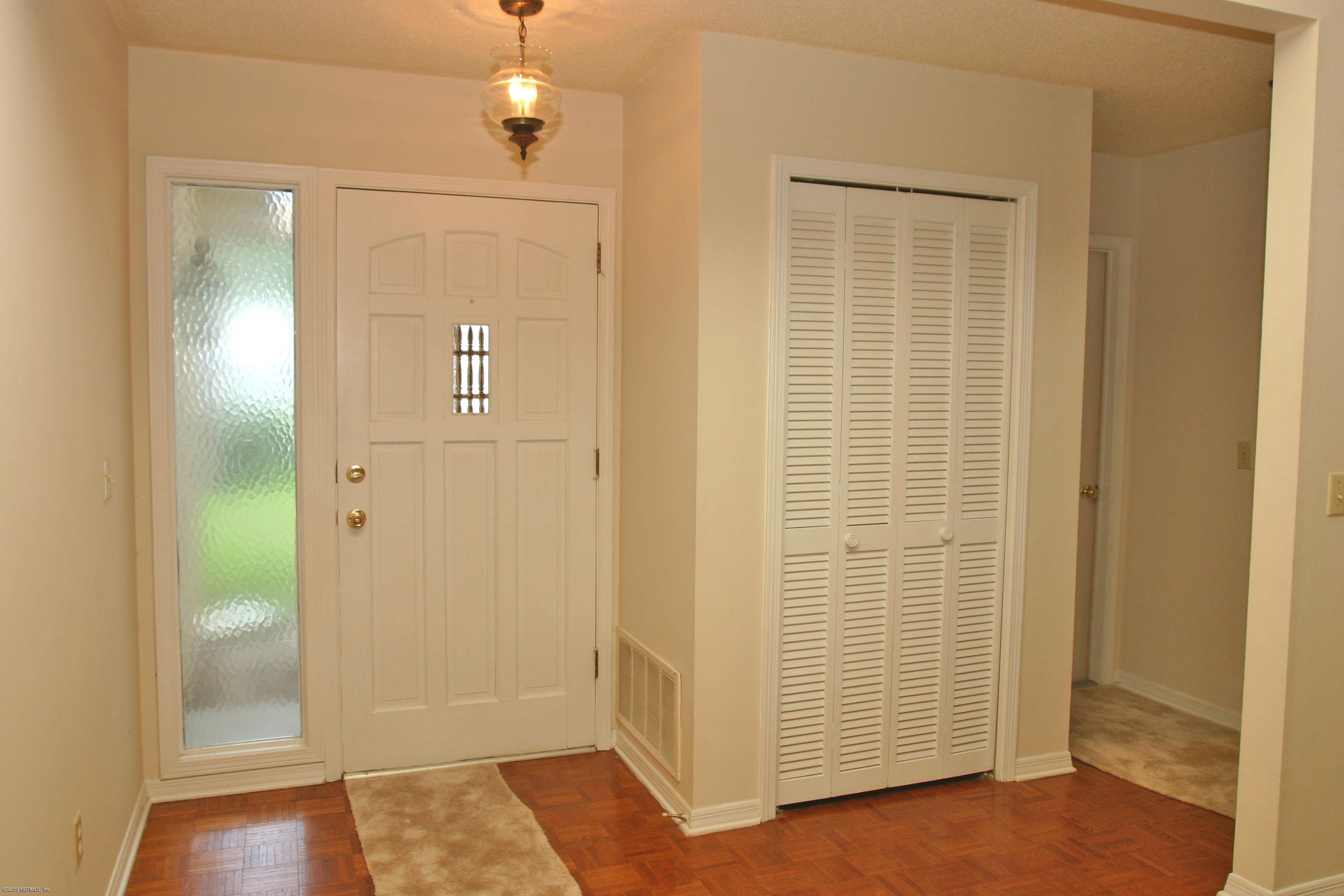 10581 Hampton Road Jacksonville, FL 32257 - Photo 7 of 12 Foyer