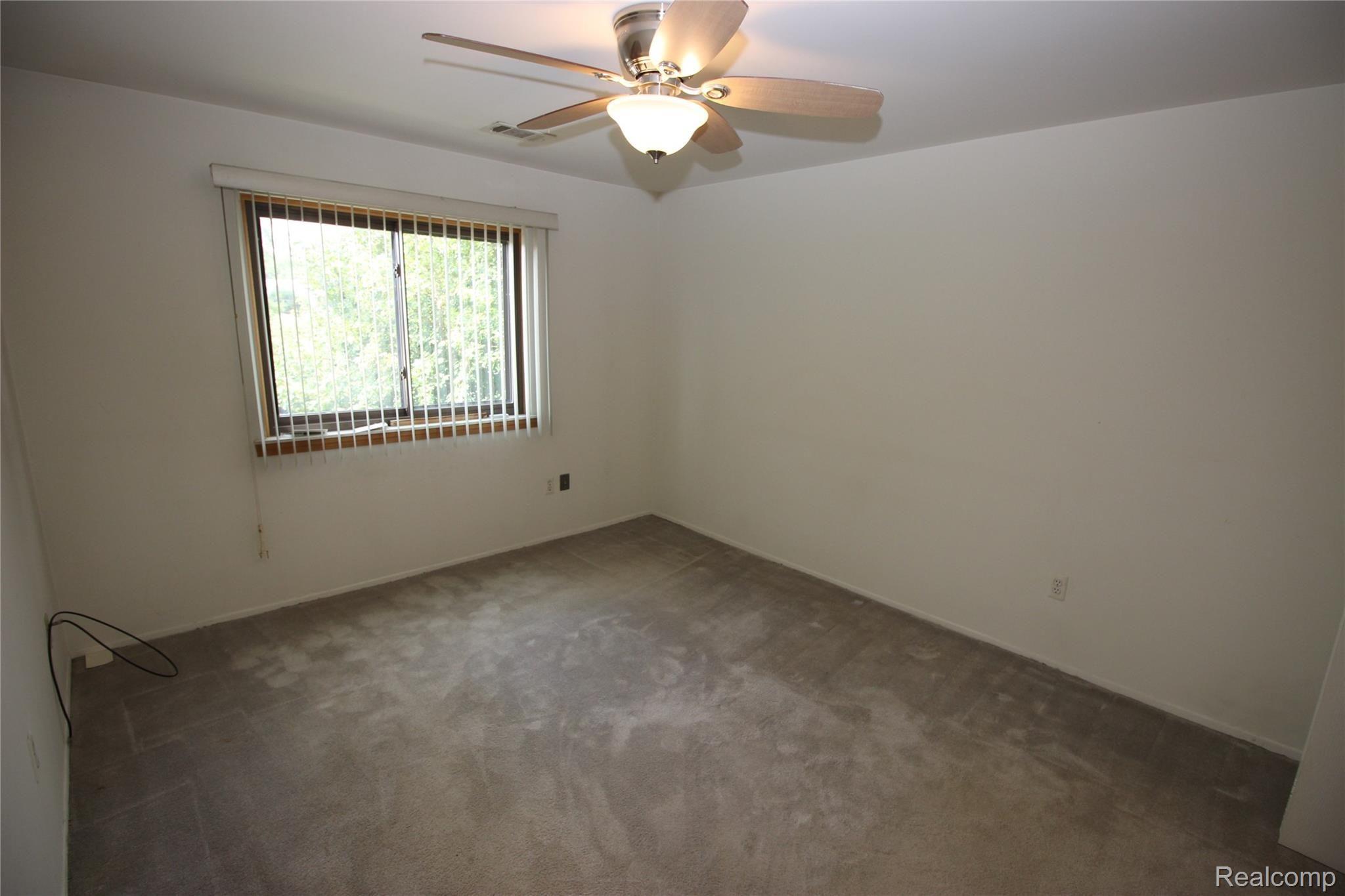 27440 Evergreen Road, Unit 38 Southfield, MI 48076 - Photo 10 of 15 IMG_3031.JPG