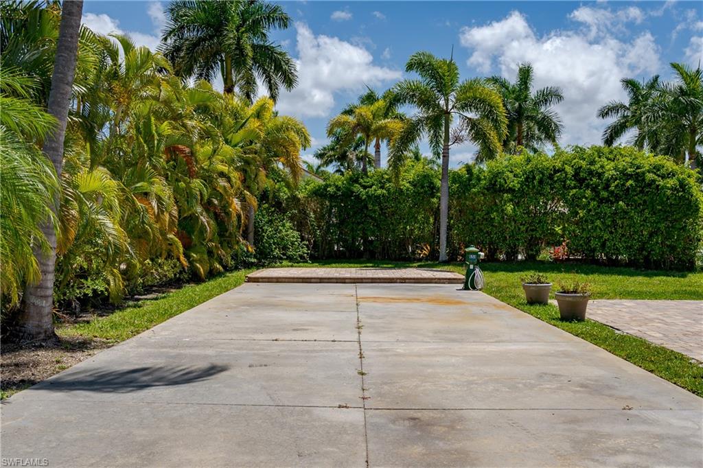 13430 Ladyfish Lane Naples, FL 34114 - Photo 11 of 31