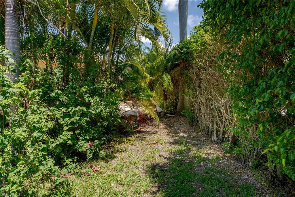 13430 Ladyfish Lane Naples, FL 34114 - Photo 3 of 31