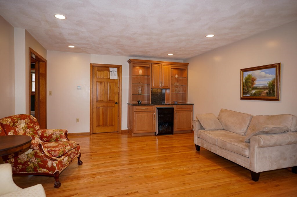 7 Natalie Road Chelmsford, MA 01824 - Photo 13 of 31 Gallery Image 13