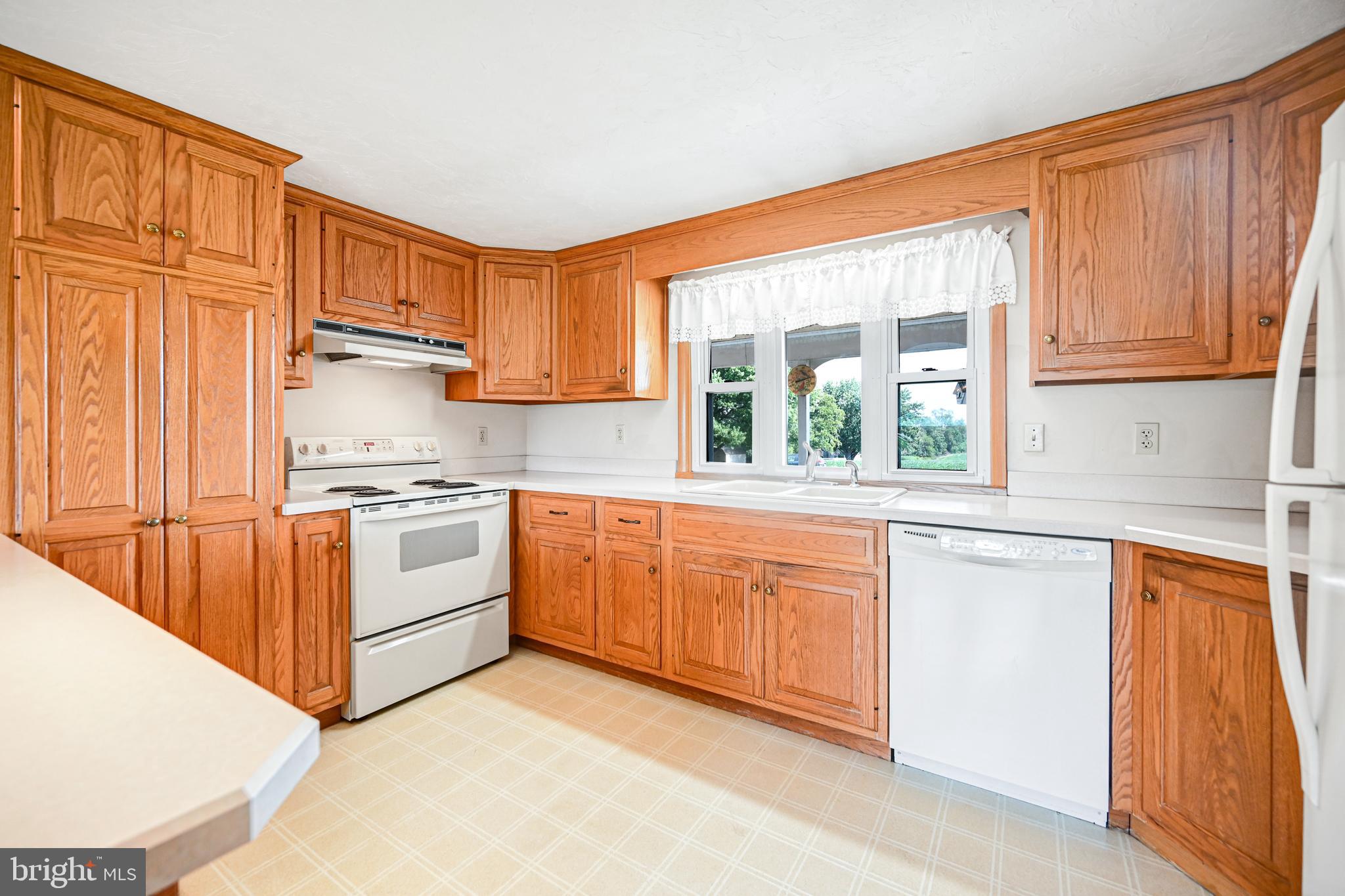 4998 Bentz Road Spring Grove, PA 17362 - Photo 3 of 43