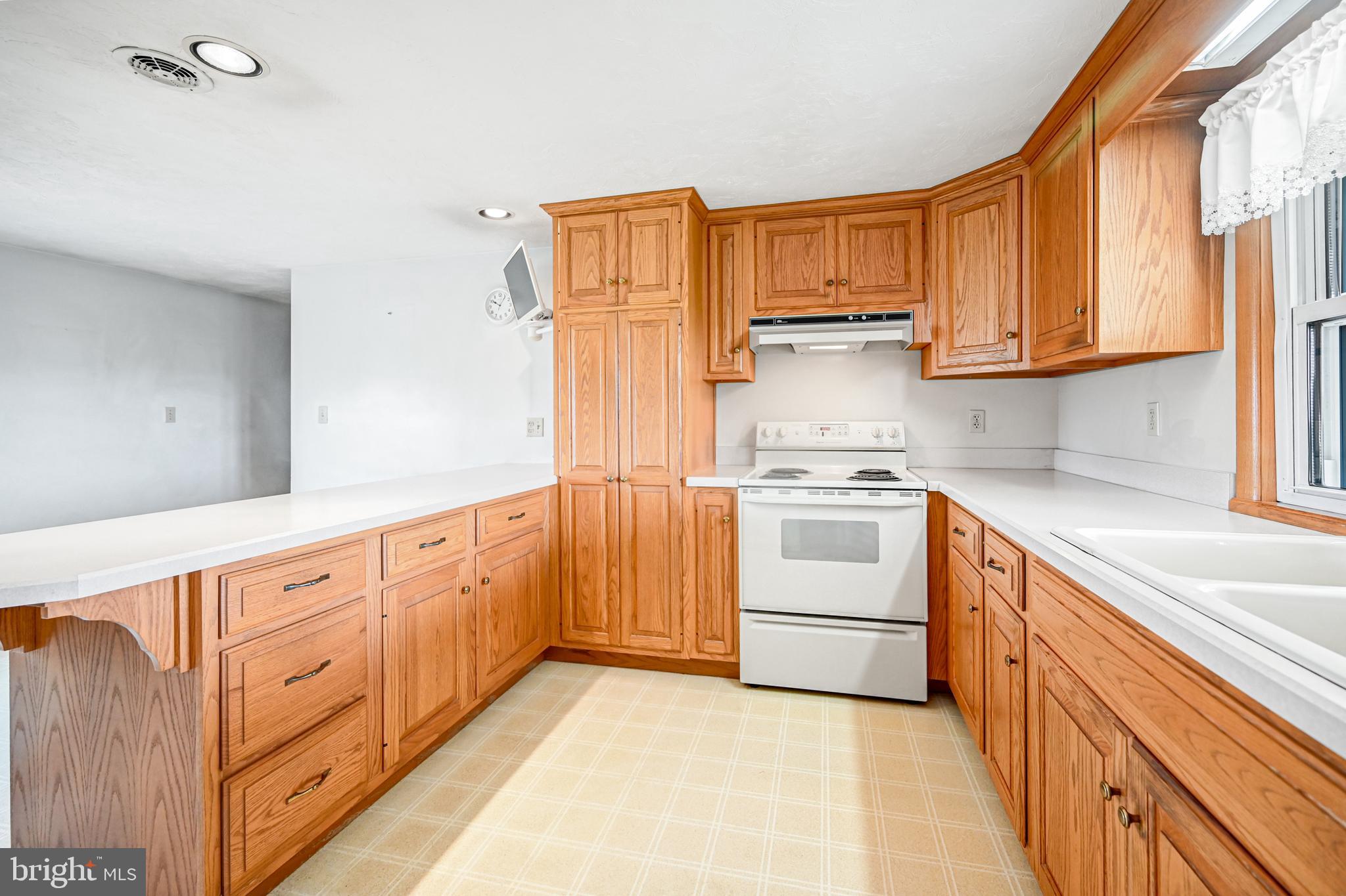 4998 Bentz Road Spring Grove, PA 17362 - Photo 4 of 43