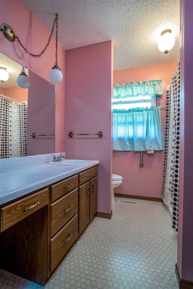 2735 Brookview Road Muscatine, IA 52761 - Photo 14 of 15 Gallery Image 14