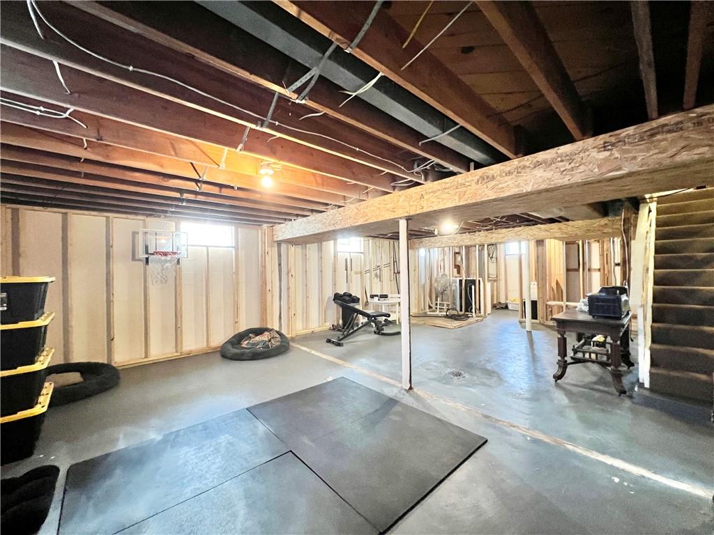 2175 Frew Mill Road New Castle, PA 16101 - Photo 20 of 25 a view of a studio with wooden floor