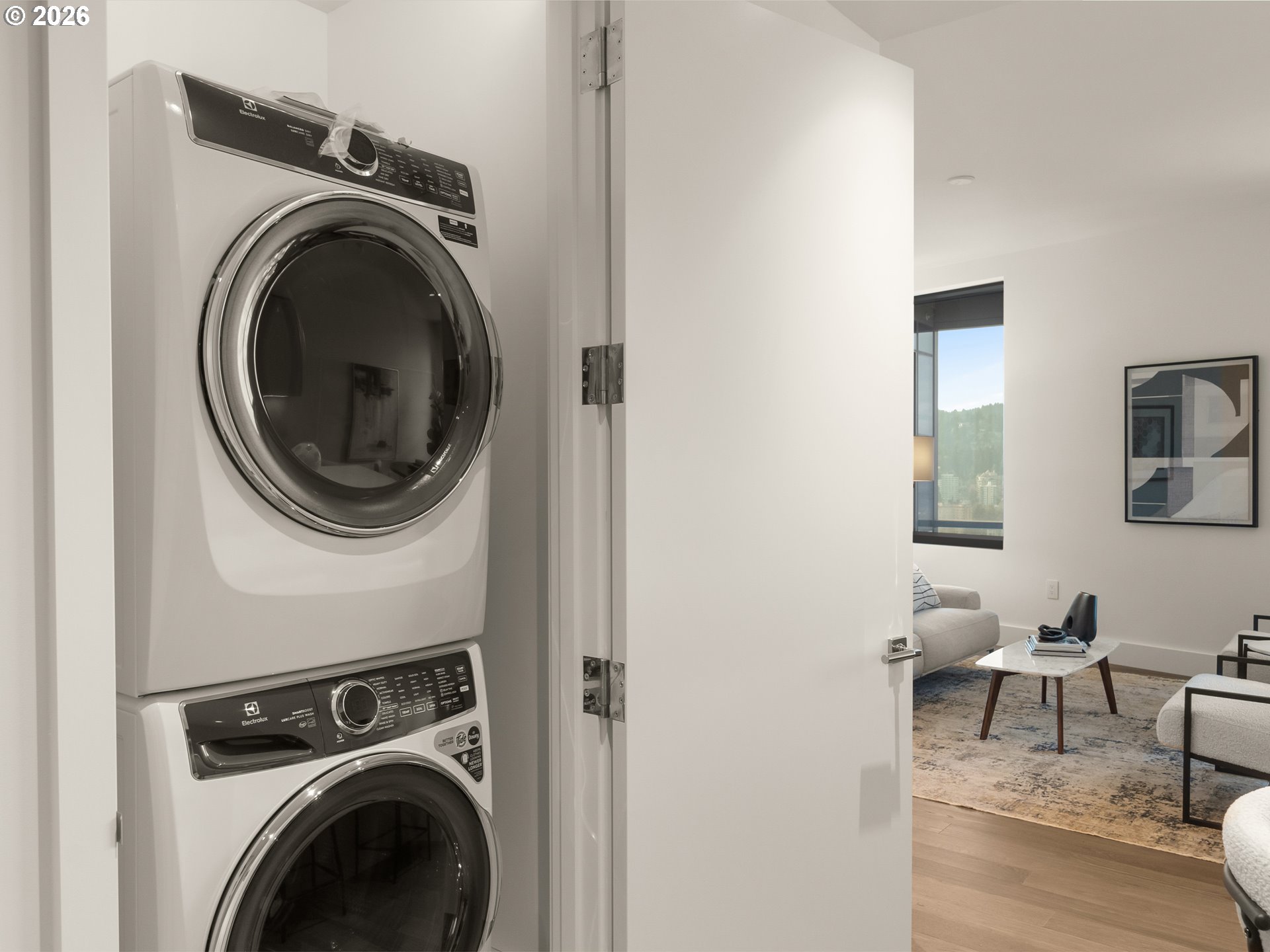 550 Southwest 10th Avenue, Unit 2204 Portland, OR 97205 - Photo 9 of 45 Gallery Image 9