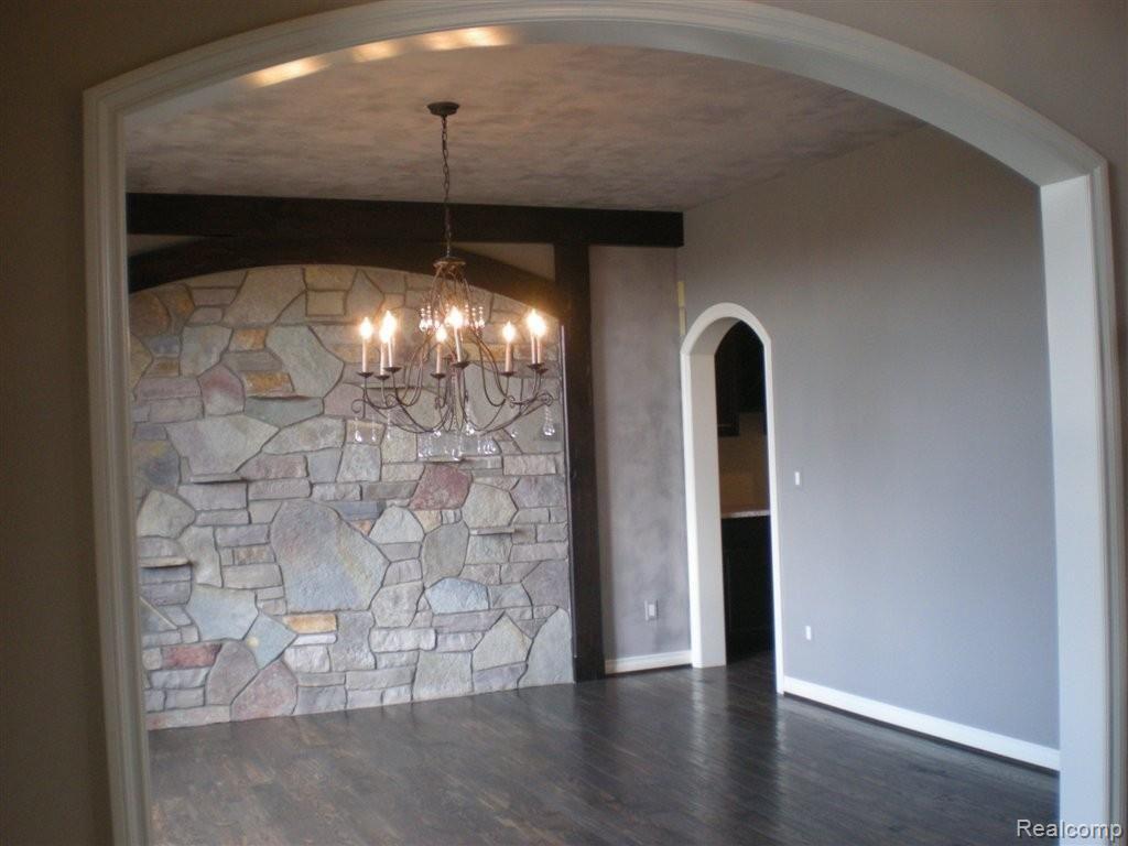 2841 Ambleside Court Rochester, MI 48306 - Photo 11 of 38 CASED ARCHWAYS