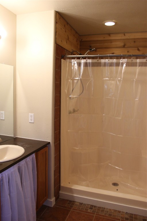 46 Crazy Cross Road Wimberley, TX 78676 - Photo 7 of 10 a bathroom with a shower and a sink