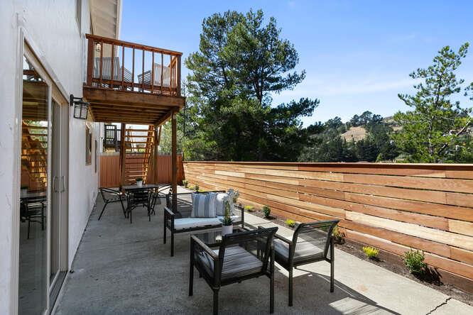 1129 Rainier Avenue Pacifica, CA 94044 - Photo 34 of 41 a view of a chairs and tables in the patio