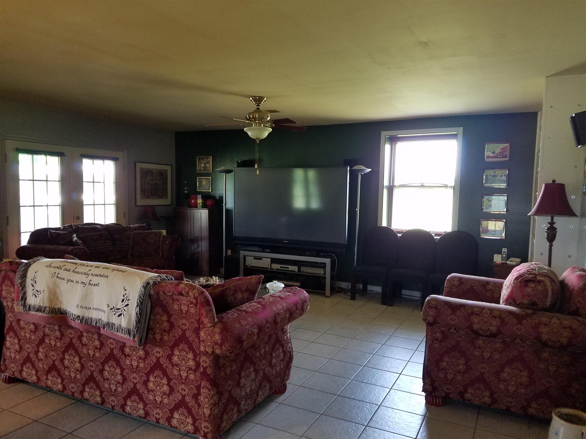 4089 Doyle Frazier Road Morrison, TN 37357 - Photo 3 of 14 Roomy Living Room with plenty of natural light.