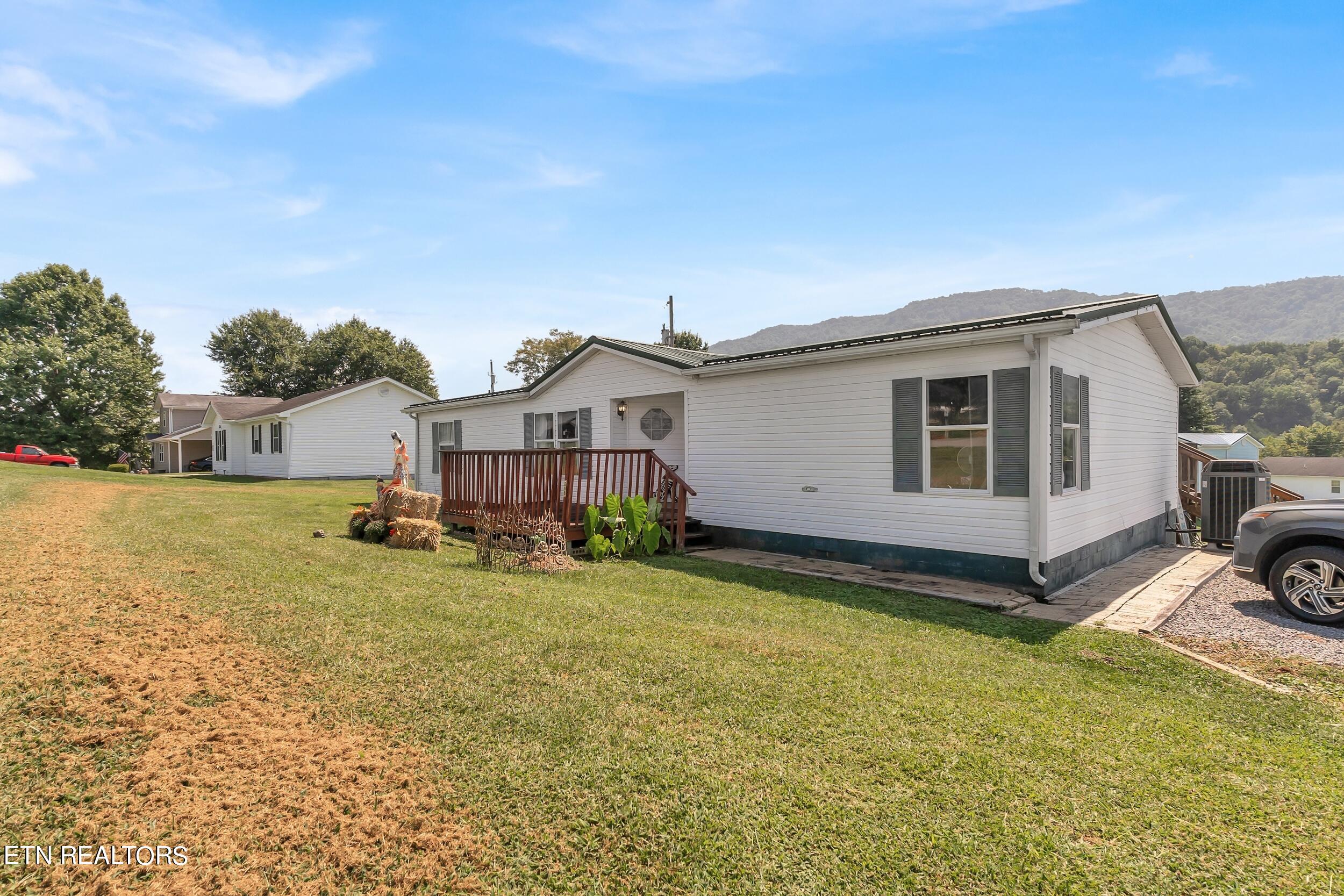 256 Oak Lane Road Dryden, VA 24243 - Photo 5 of 43 3_arw06355
