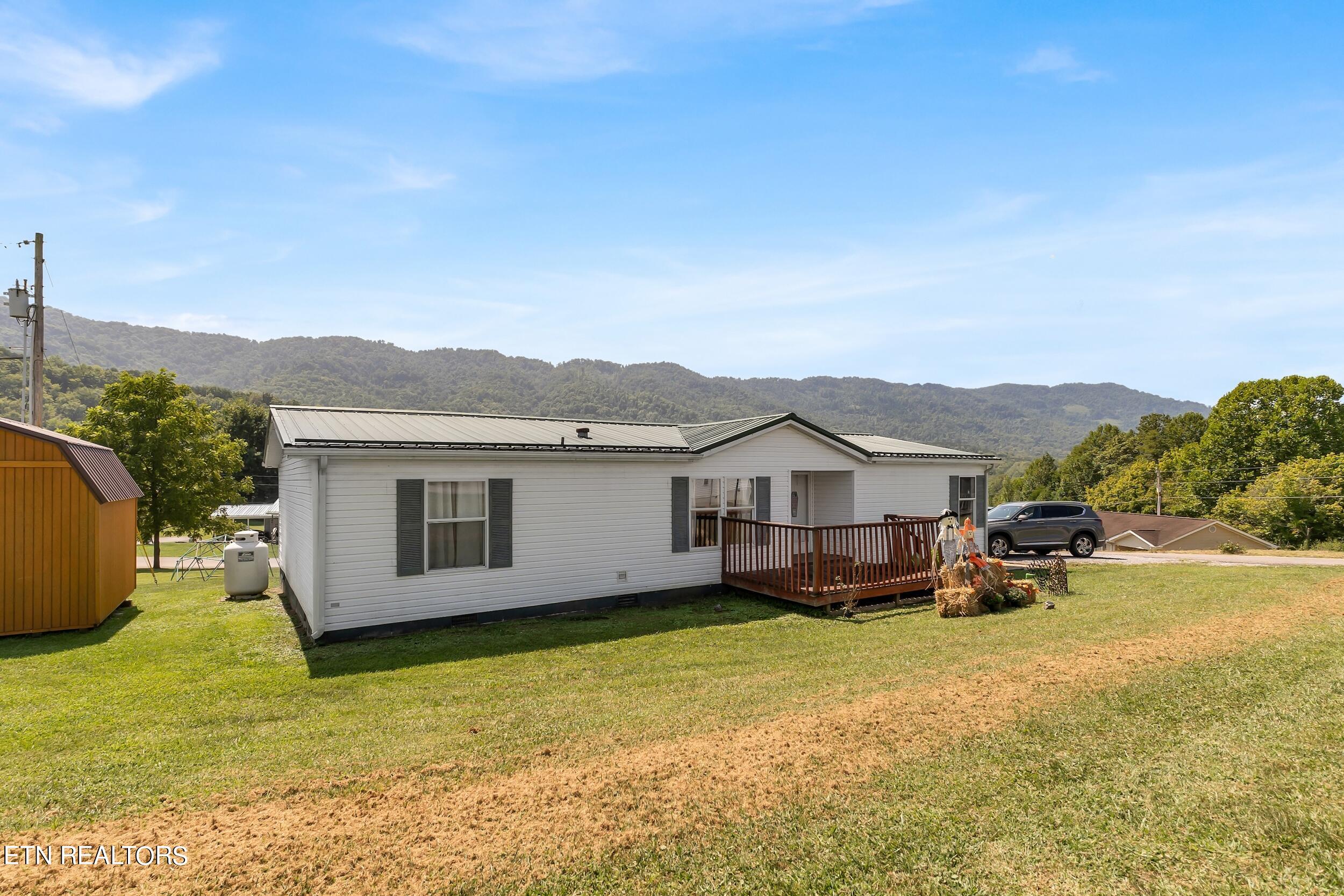 256 Oak Lane Road Dryden, VA 24243 - Photo 6 of 43 4_arw06361