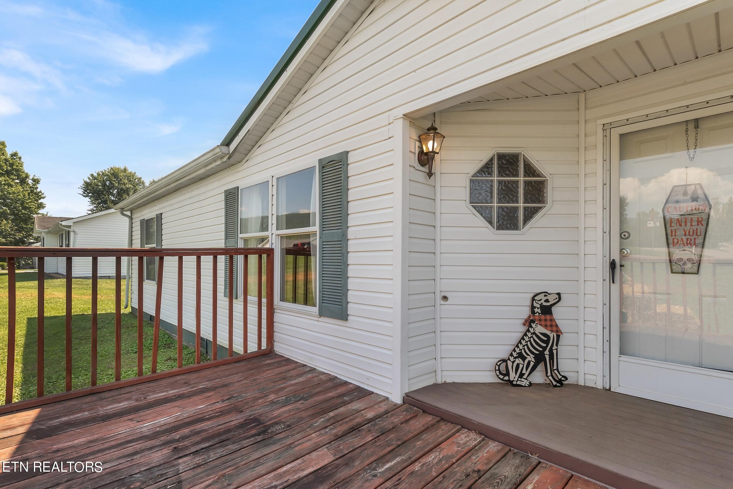 256 Oak Lane Road Dryden, VA 24243 - Photo 7 of 43 6_arw06366