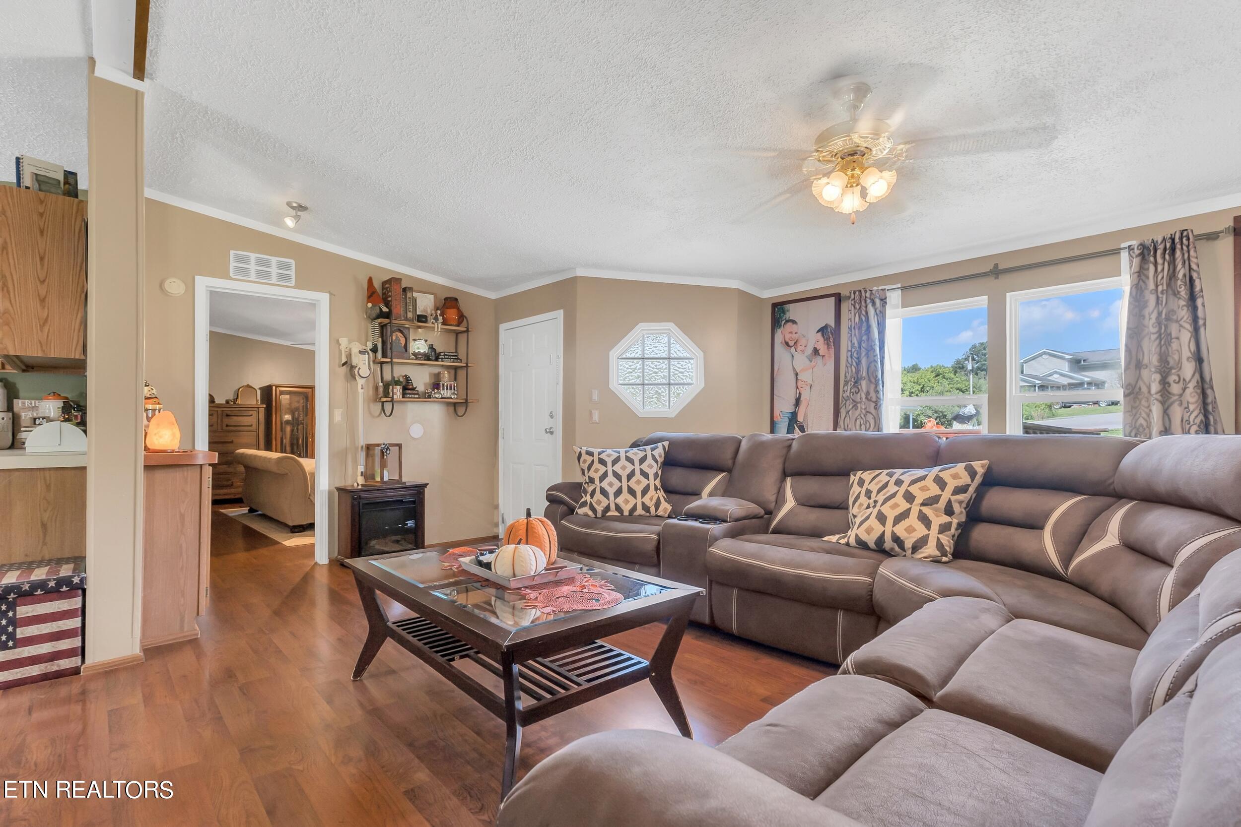 256 Oak Lane Road Dryden, VA 24243 - Photo 10 of 43 9_arw06283